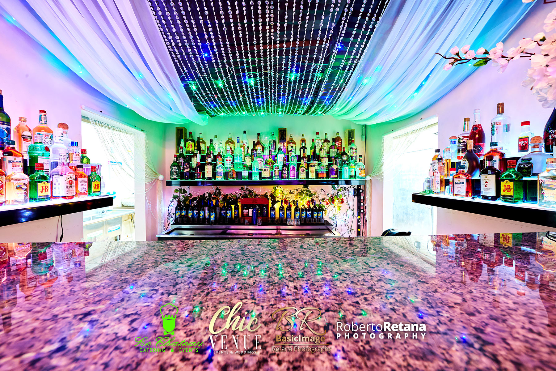 Illuminated luxury bar at Chic Venue