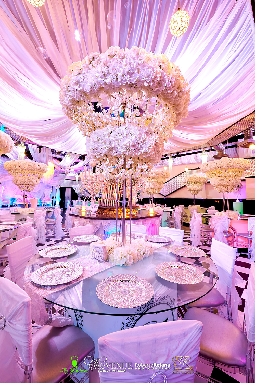 Chic Venue gifts area gallery photo 1