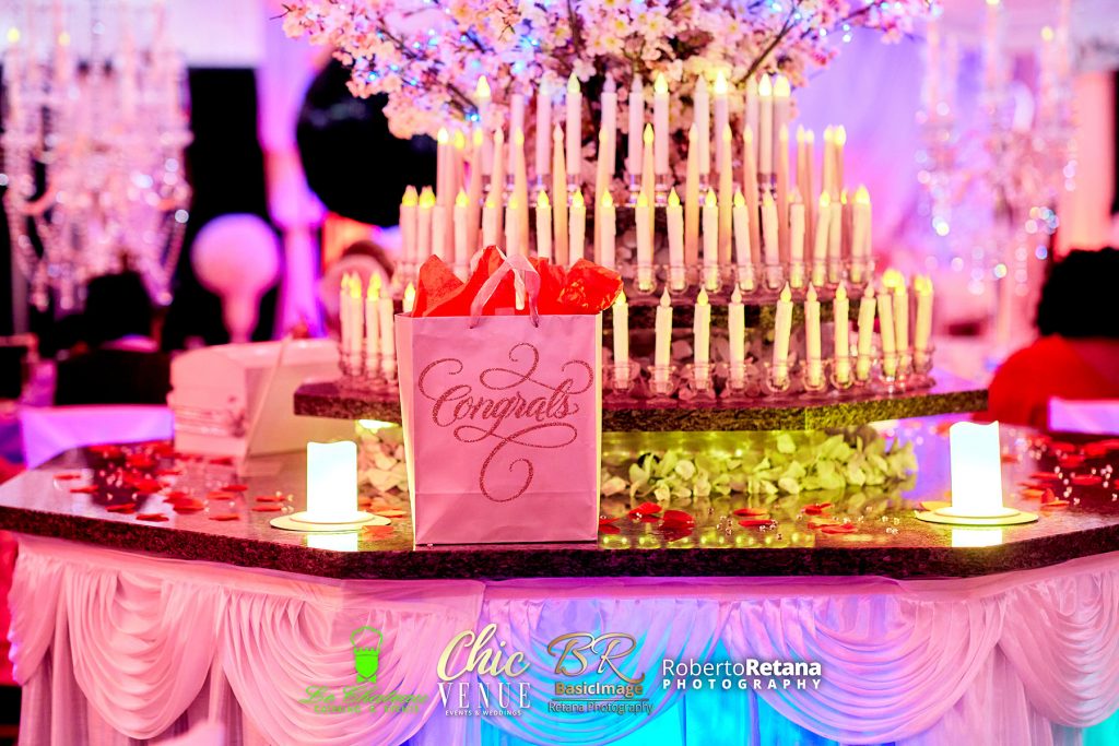 Decorated gift area at Chic Venue